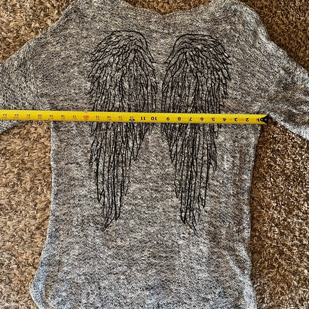Angel wing sweater - Picture 2 of 4